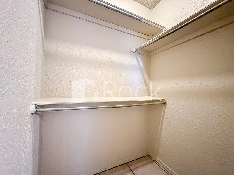 7024 Woodlake Dr — Photo 15