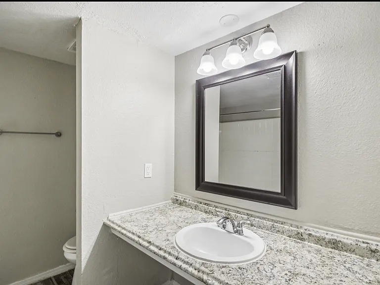 6009 Short St — Photo 20