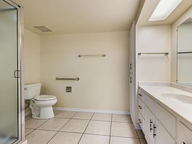 245 N Vine St #803 — Photo 16