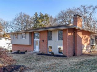 1242 Bonheur Dr, Saint Louis, MO 63146