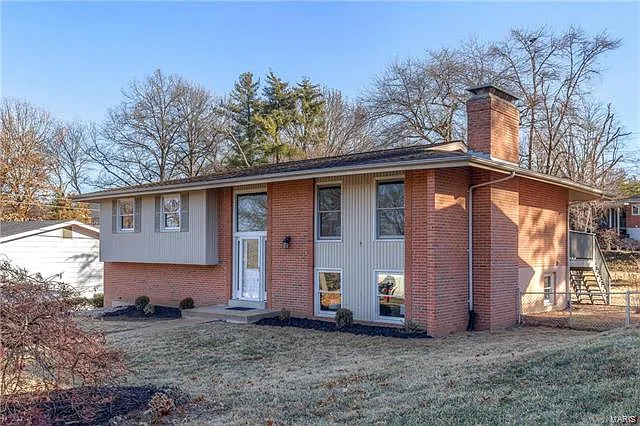 1242 Bonheur Dr photo 1