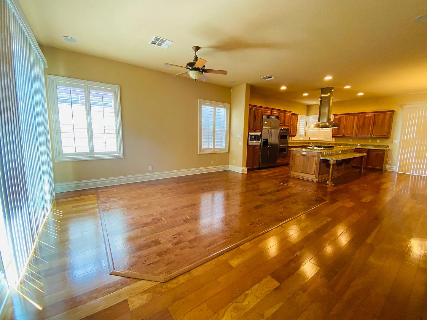 House With A Golf Course View Inside Rhodes Ranch With Viking Appliances And A Separate Casita! — Photo 3