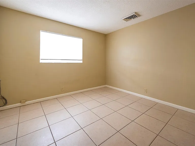 930 Mandarin Isle — Photo 16