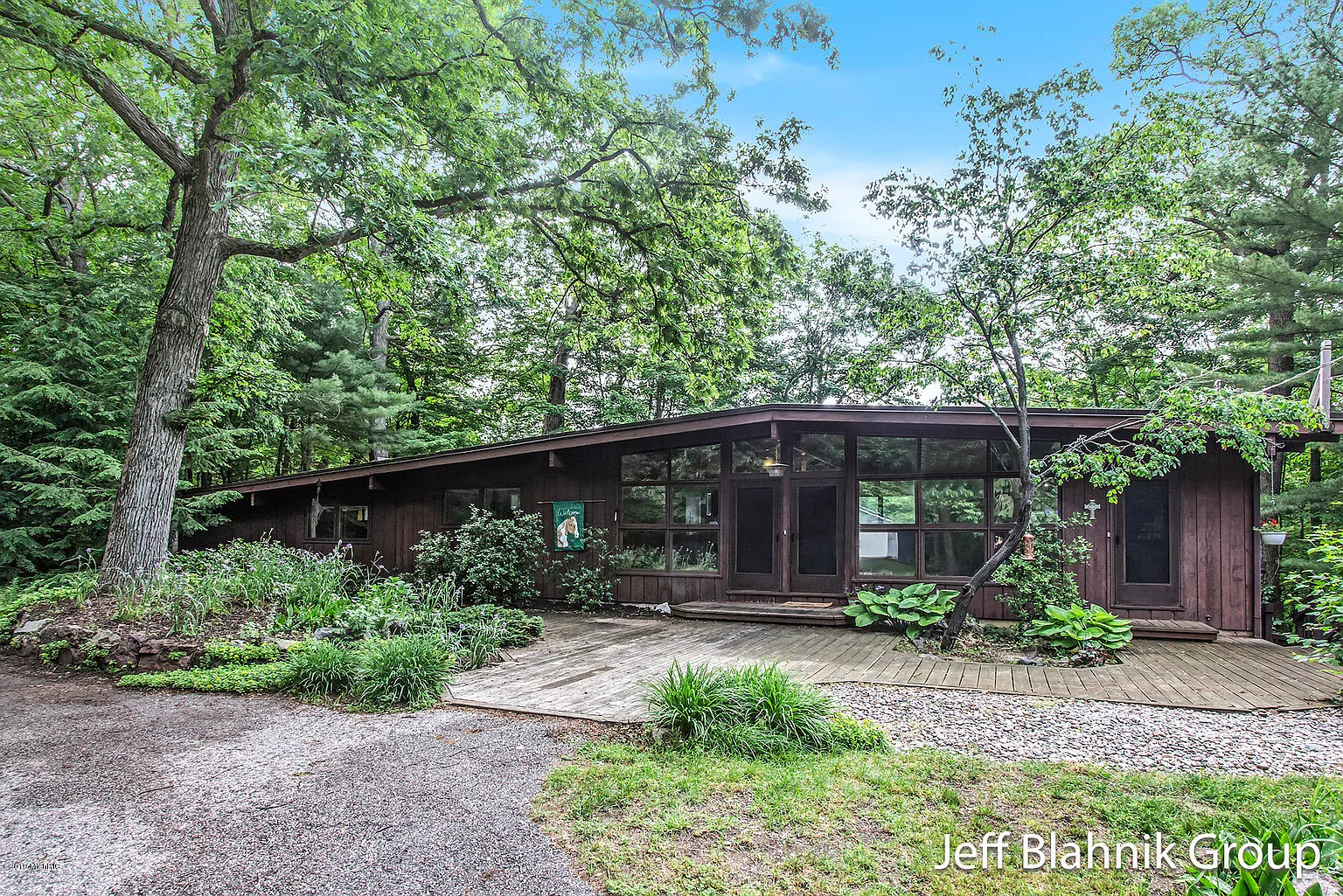 5584 Egypt Valley Ave NE photo 1