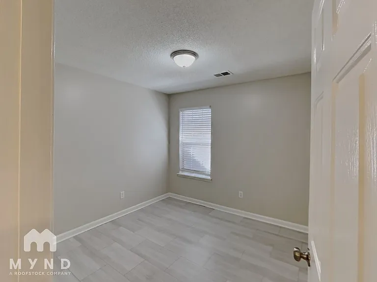 8313 Regal Bend Dr — Photo 21