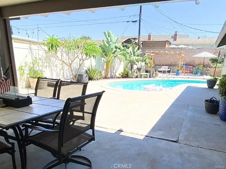 102 E Crestview St — Photo 16