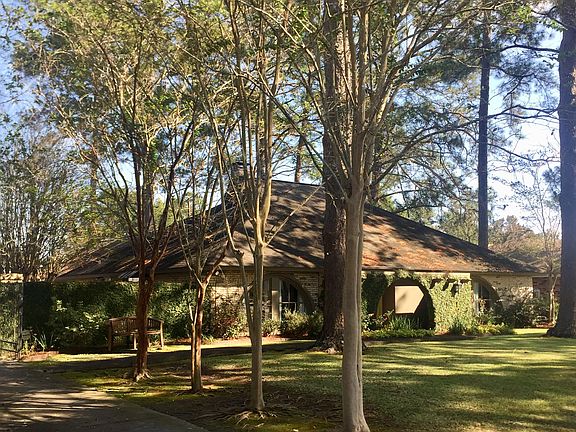 2nd image of 309 Chastant Blvd