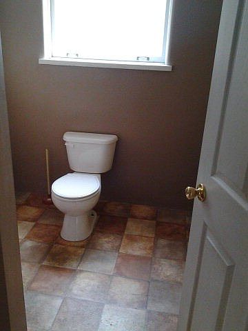 2nd image of 113 W Lockhart St