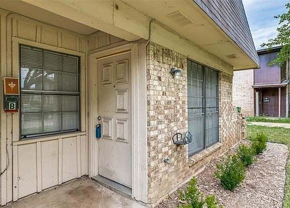 3rd image of 2410 Hollandale Cir APT B