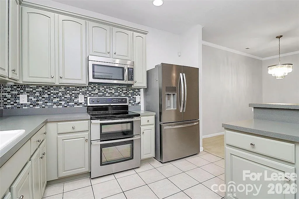 2 bed, 2.5 bath, 1432 sqft, $1,925 — Photo 4