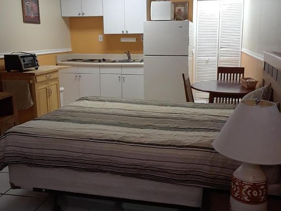 4th image of 417 Sunset Dr #2