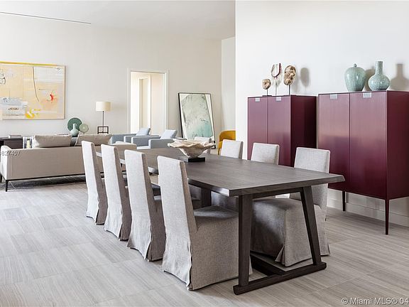 4th image of 4701 Meridian Ave #201