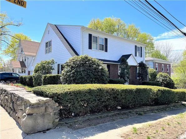 5 Country Pkwy, North Providence, RI 02911