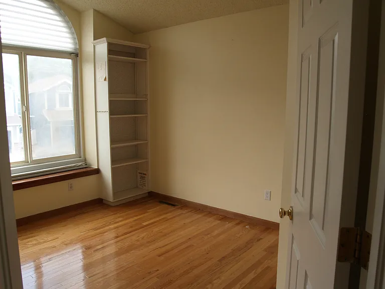 2419 S Gray Dr — Photo 16