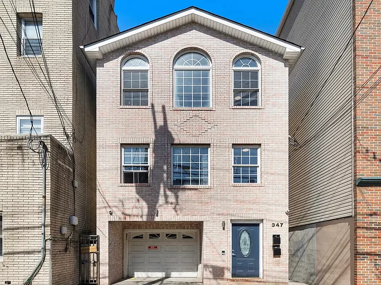 347 Palisade Ave — Photo 12