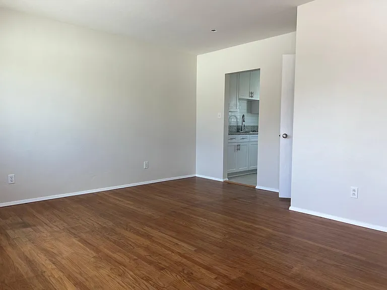 4110-4114 Arizona St #4114 — Photo 3