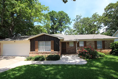 2930 Williamsburg Dr Photo 1 2930 Williamsburg Dr Photo 1
