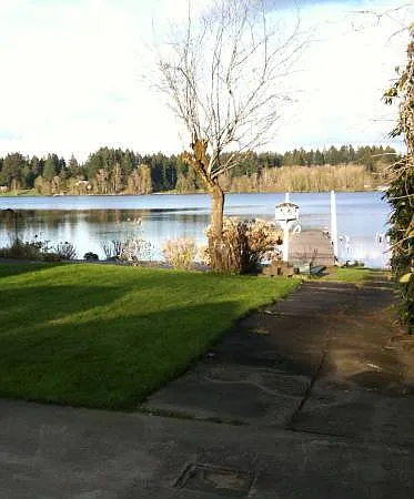 Lakeside St SW