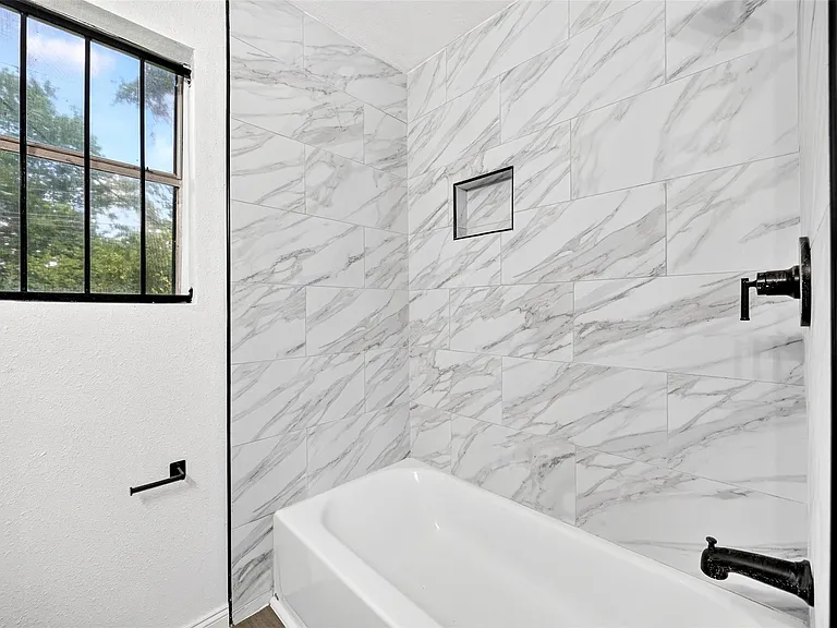 9211 Clearway Dr — Photo 25