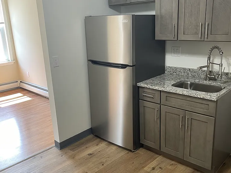 8 Medford St #3R — Photo 3