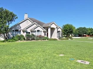 201 Blue Bird Ct, Mc Queeney, TX 78123