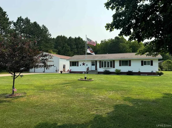 40 N M149 Hwy, Cooks, MI 49817