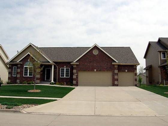 1st image of 4119 NE Hillcrest Ct