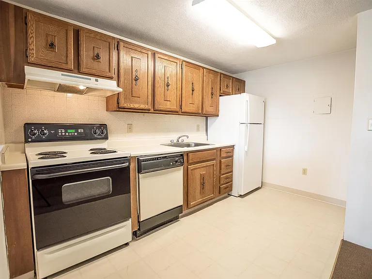 31 Andrew St #25 — Photo 4