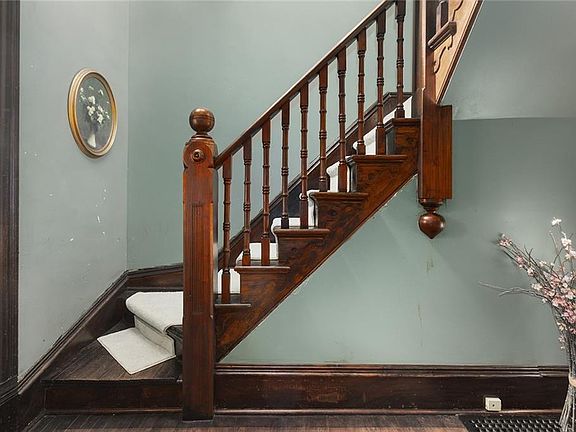 4th image of 722 W Waldo Ave