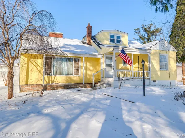 6449 Lapeer Rd, Burton, MI 48509