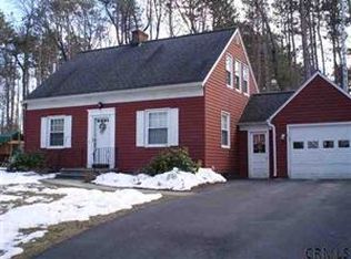 5 Clover Ln, Loudonville, NY 12211