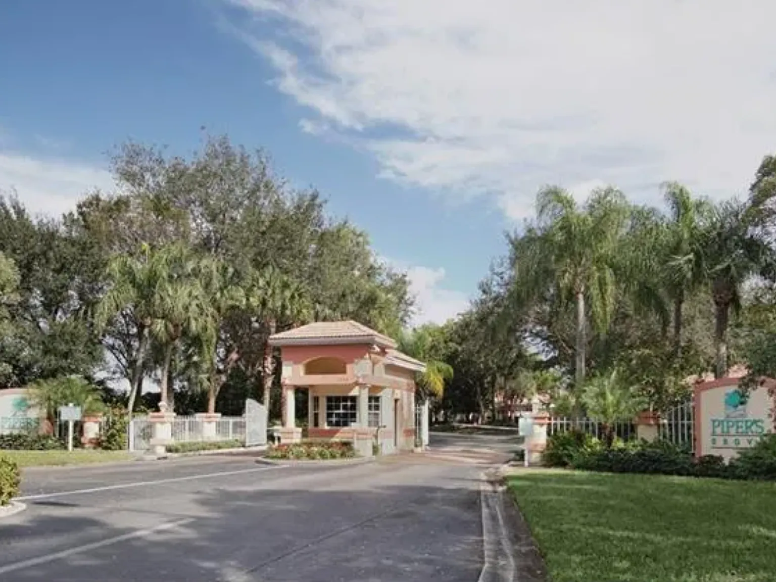 Orchid Bay Dr, Naples — Photo 1