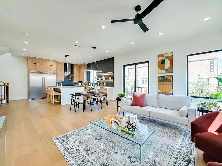 3825 Munger Ave — Photo 15