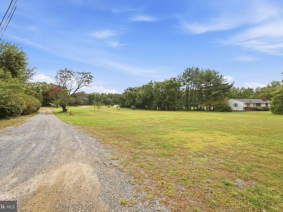 3rd image of 405 Richwood Rd