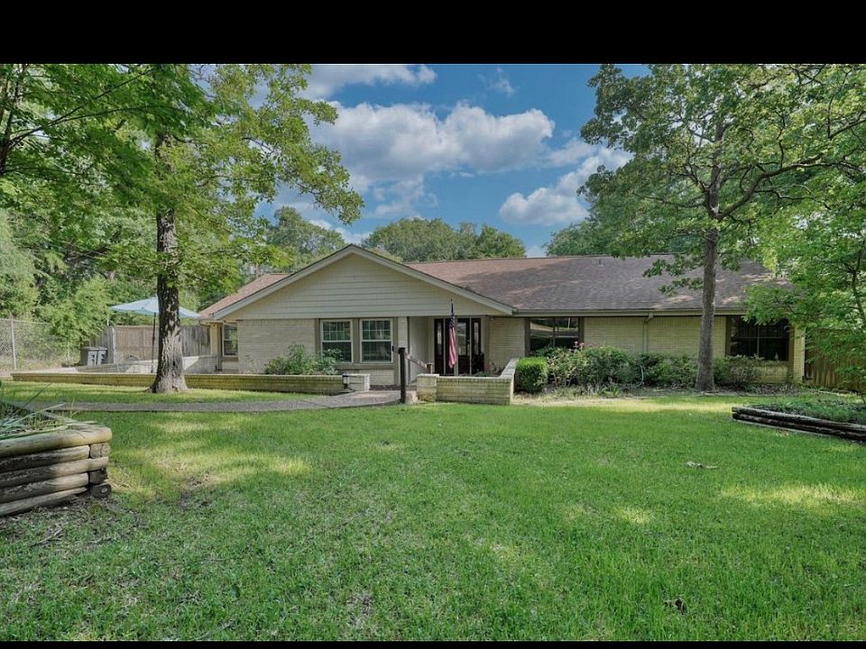 1st image of 1379 Bridle Path Ln