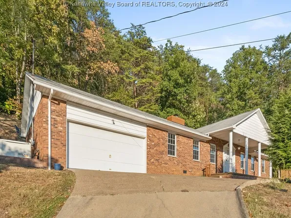 107 Pioneer Ln, Charleston, WV 25312
