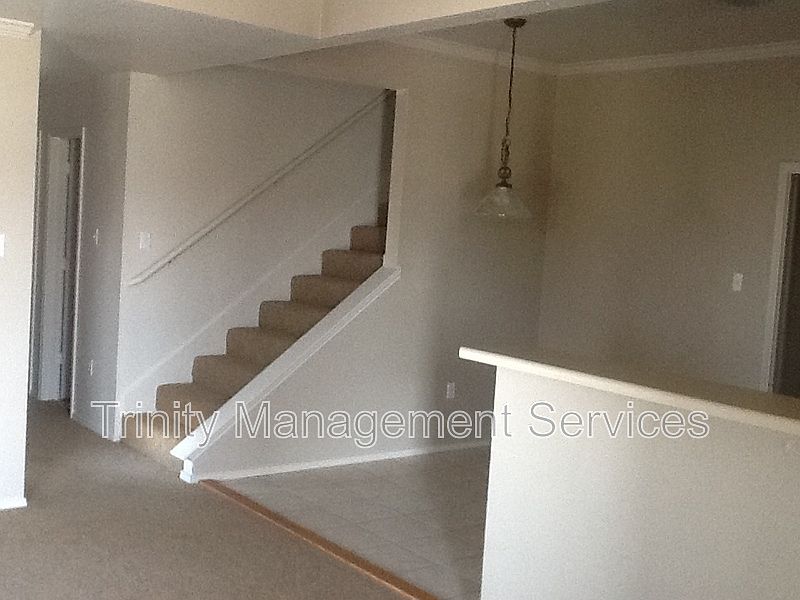 2nd image of 204 Rentz Place Cir