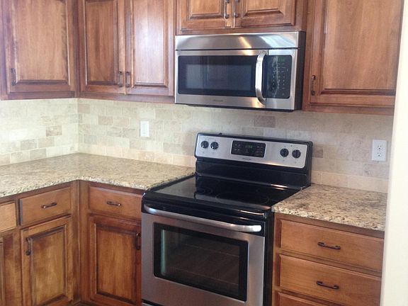 3rd image of 412 N McKenna Ave