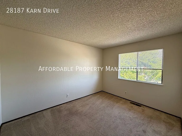 28187 Karn Dr — Photo 14