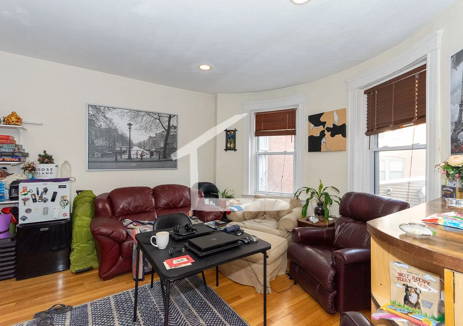 Avl 9/1 Huge renovated Coolidge Corner 4BR/3BA with AC! — Photo 3