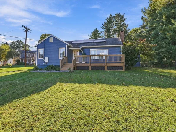 11 Overlook Drive, Warwick, NY 10990
