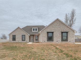 4110 Stardust Ln, Tuttle, OK 73089