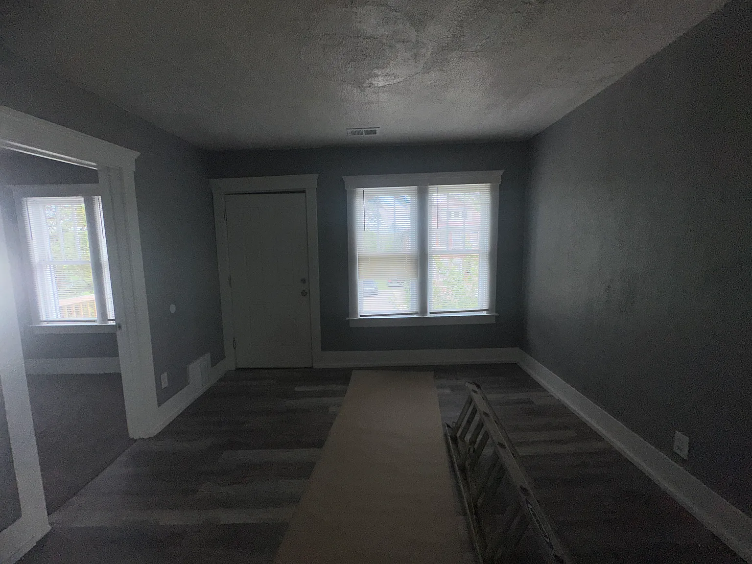 Elmhurst 3777 — Photo 3