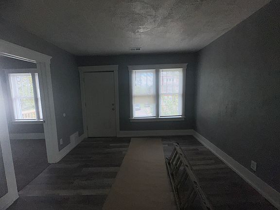 3rd image of 3777 Elmhurst St #3779