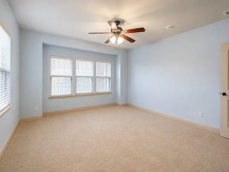 2933 Softwood Cir — Photo 12
