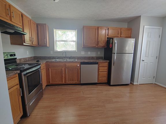 3rd image of 5081 Christopher Dr