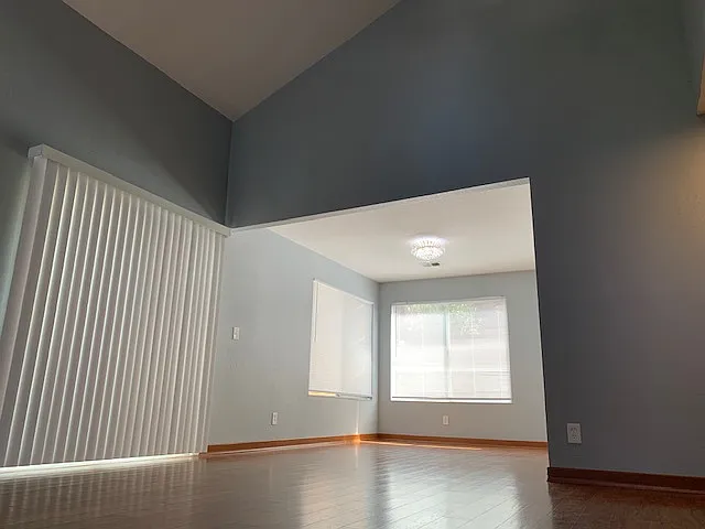 467 Whitney Ave — Photo 9