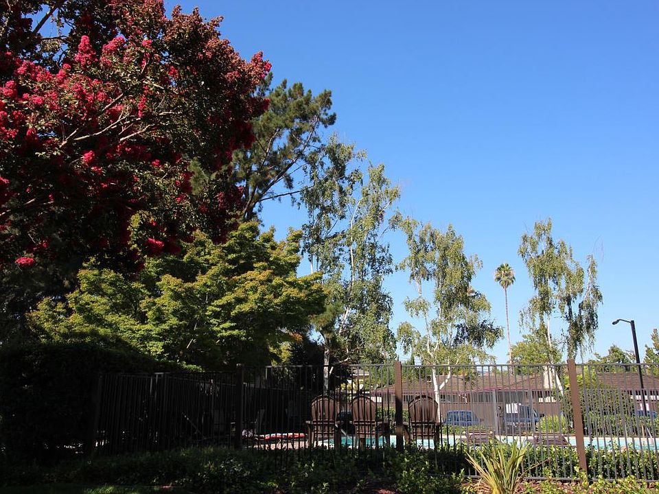 1st image of 19369 Greenwood Cir