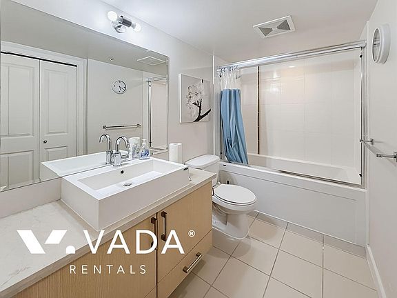 5th image of 1068 Broadway W #301