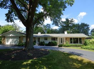 454 Otis Rd, Barrington, IL 60010